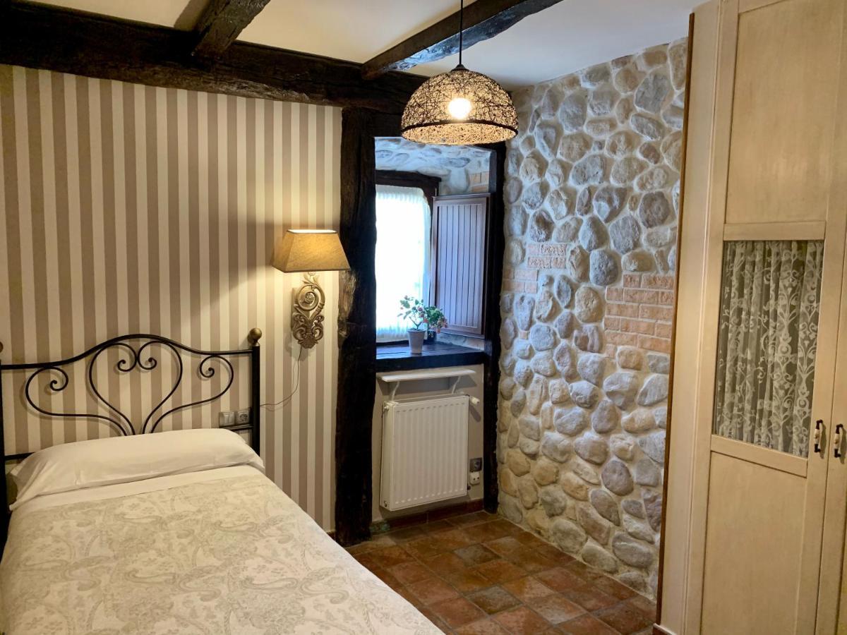 Akla La Casa Del Puente 호텔 Regules 외부 사진