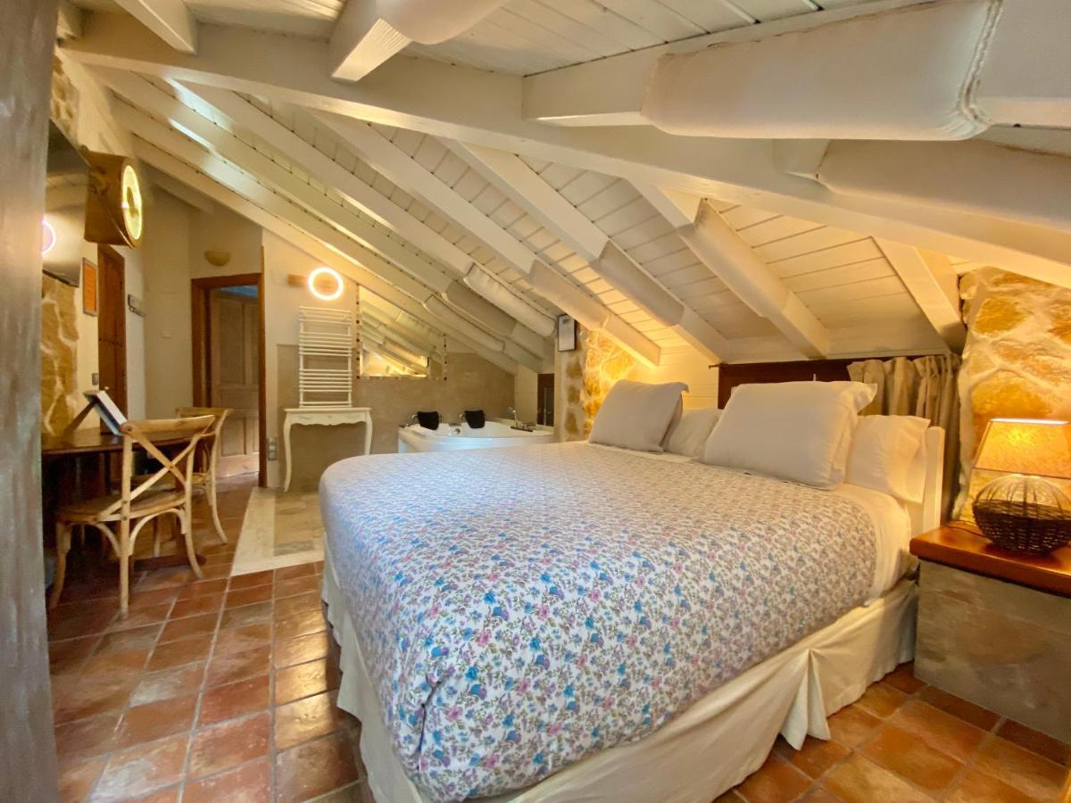 Akla La Casa Del Puente 호텔 Regules 외부 사진