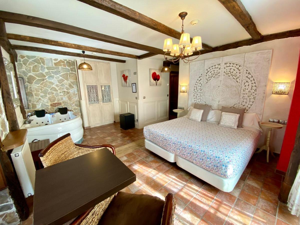 Akla La Casa Del Puente 호텔 Regules 외부 사진