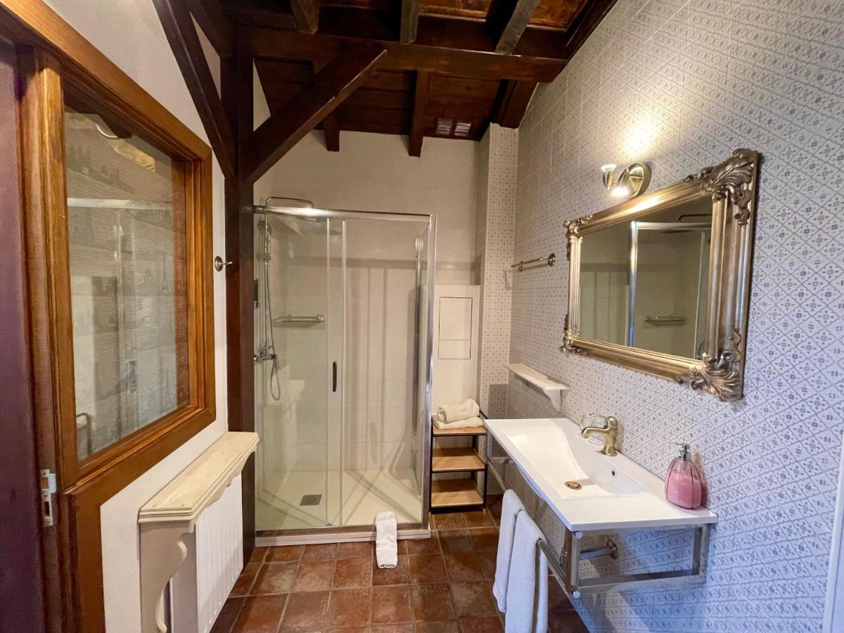 Akla La Casa Del Puente 호텔 Regules 외부 사진